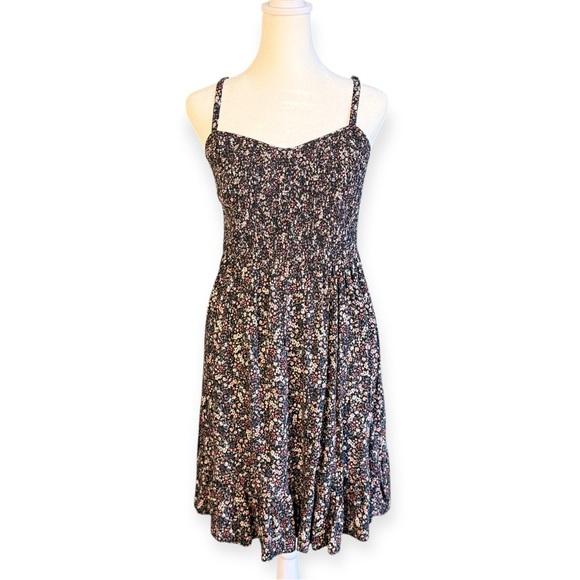 DITSY FLORAL Pattern Smocked Sleeveless A-Line Sundress, Size 00 or M/L - Picture 3 of 6